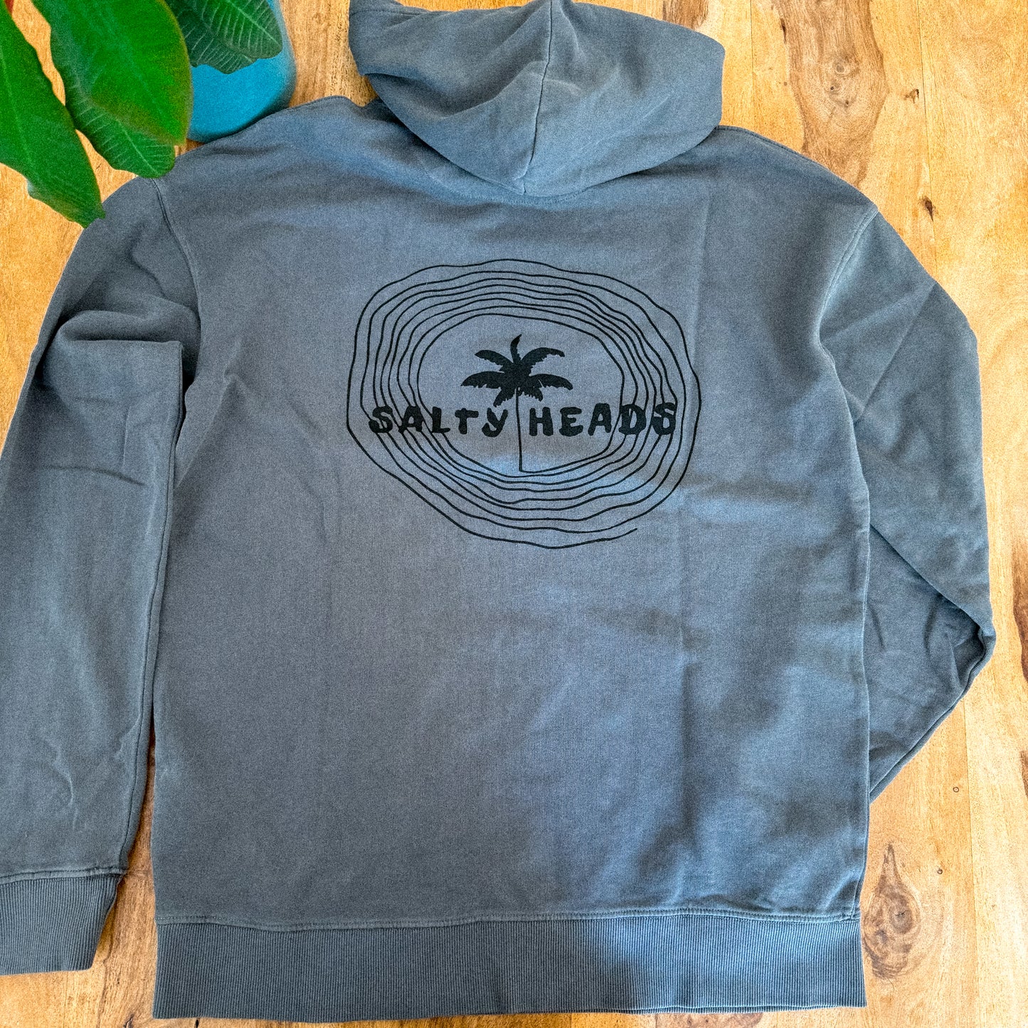 Happy wild and free // Washed Hoodie