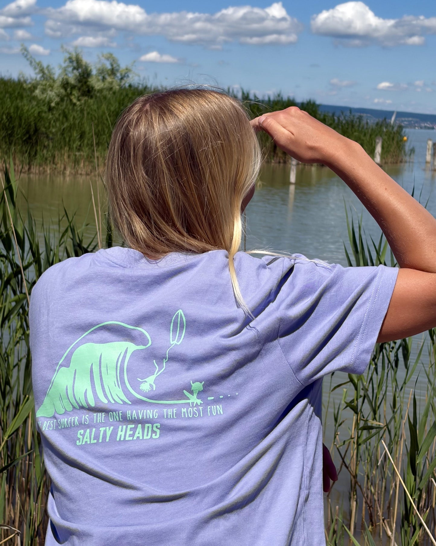 The best surfer is the one having the most fun // Heavy Shirt "violett"
