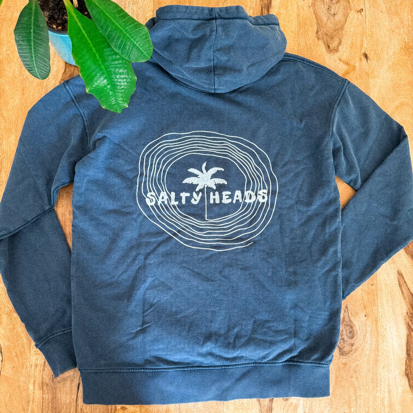 Happy wild and free // Washed Hoodie "blau, schwarz"