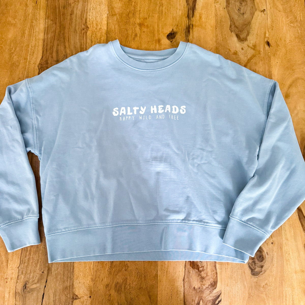 HAPPY WILD AND FREE// Sweater "washed light blue"