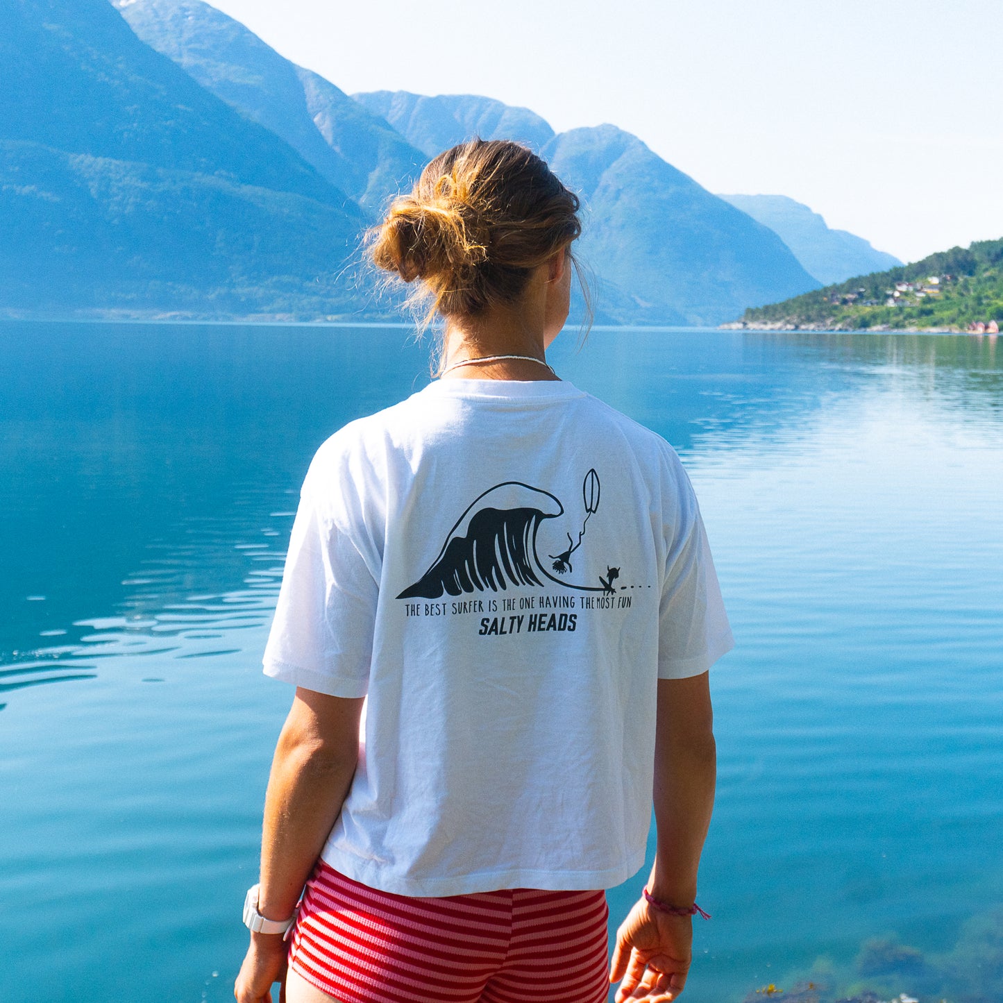 The best surfer is the one having the most fun // Shirt "weiss“