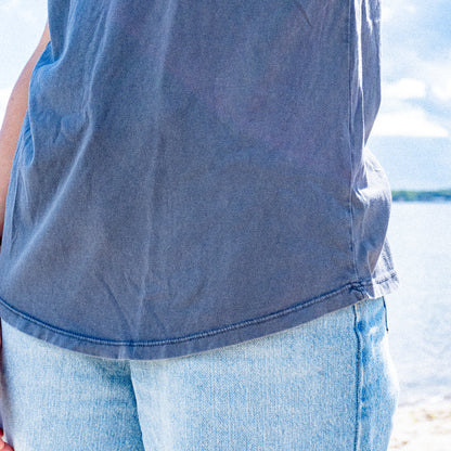 THE BEST SURFER IS THE ONE HAVING THE MOST FUN// washed Shirt (w) "grau"