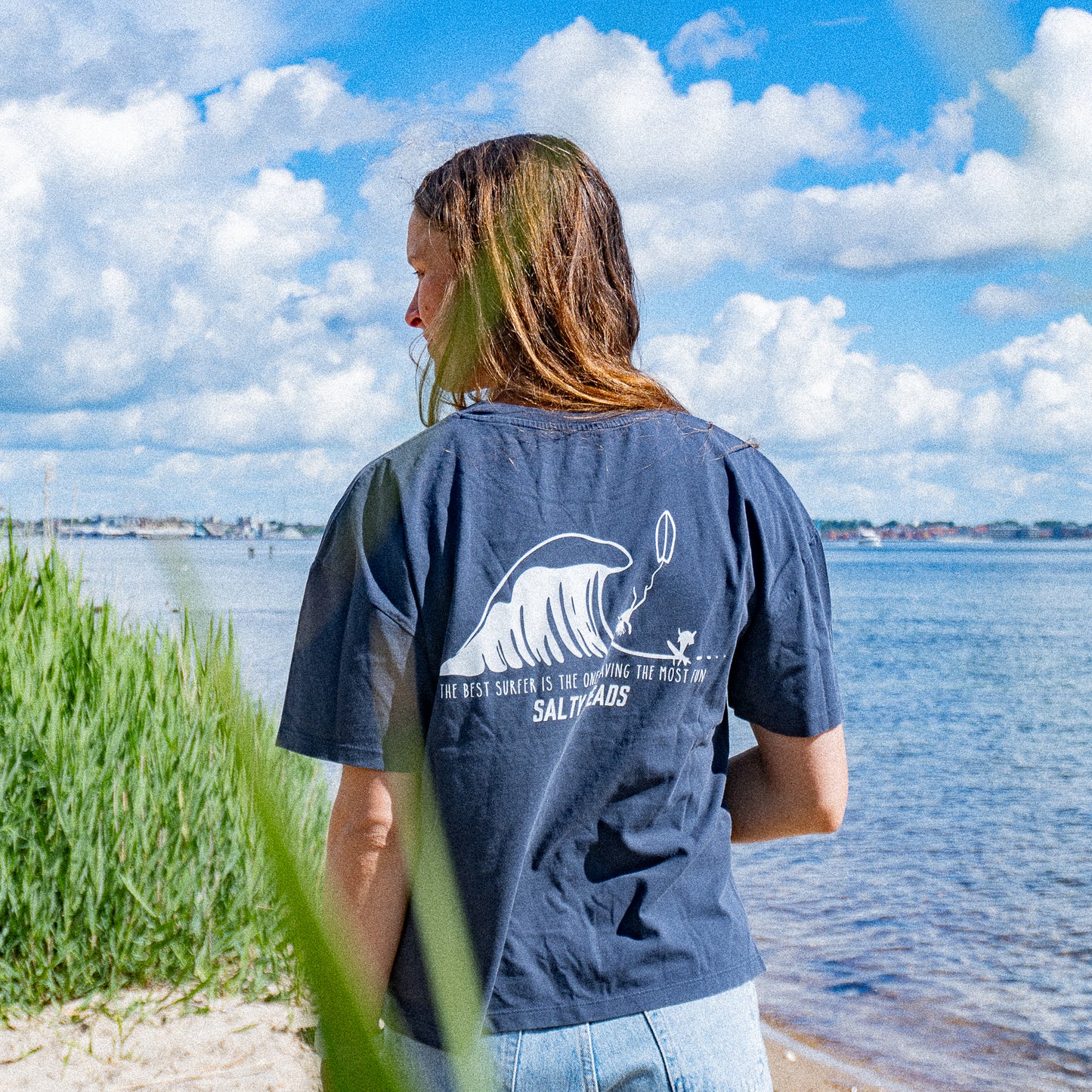 The best surfer is the one having the most fun // Shirt "grau/blau"
