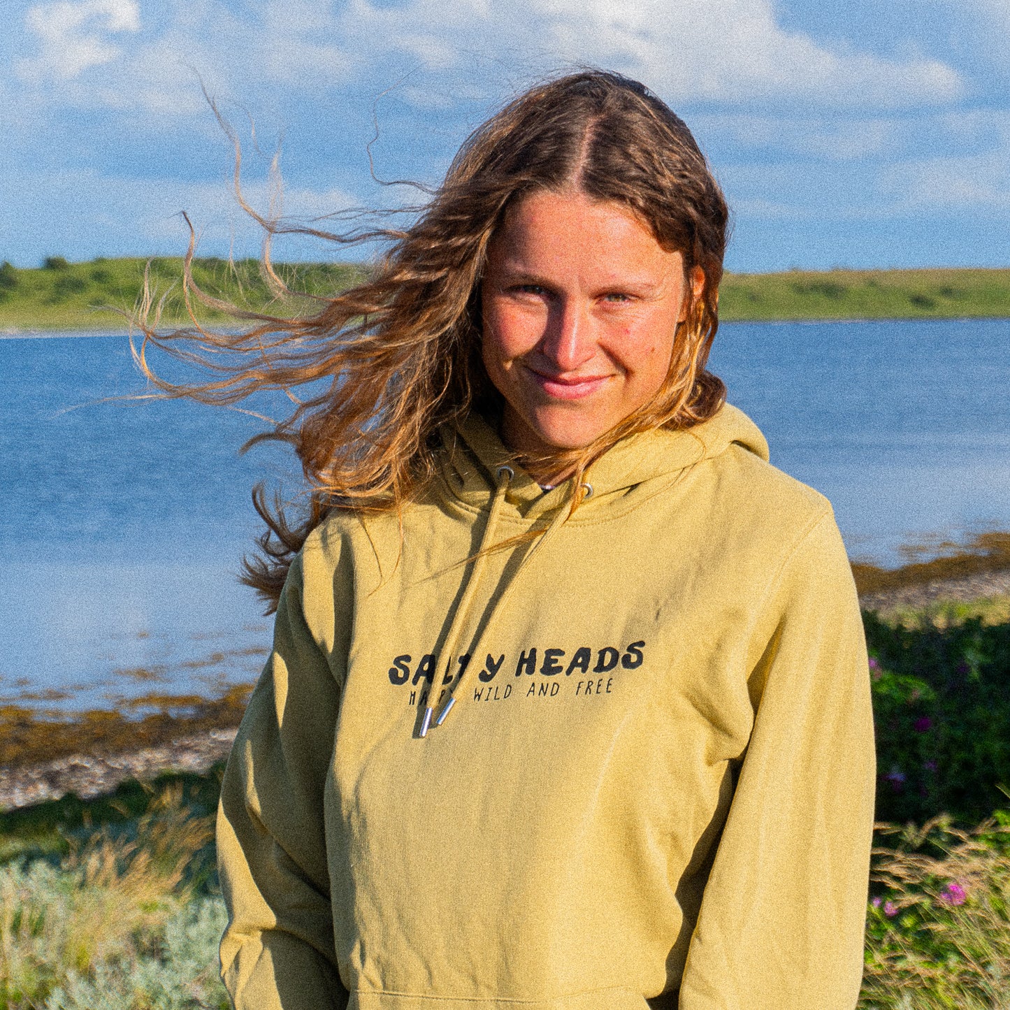 Happy wild and free // Hoodie „olive“