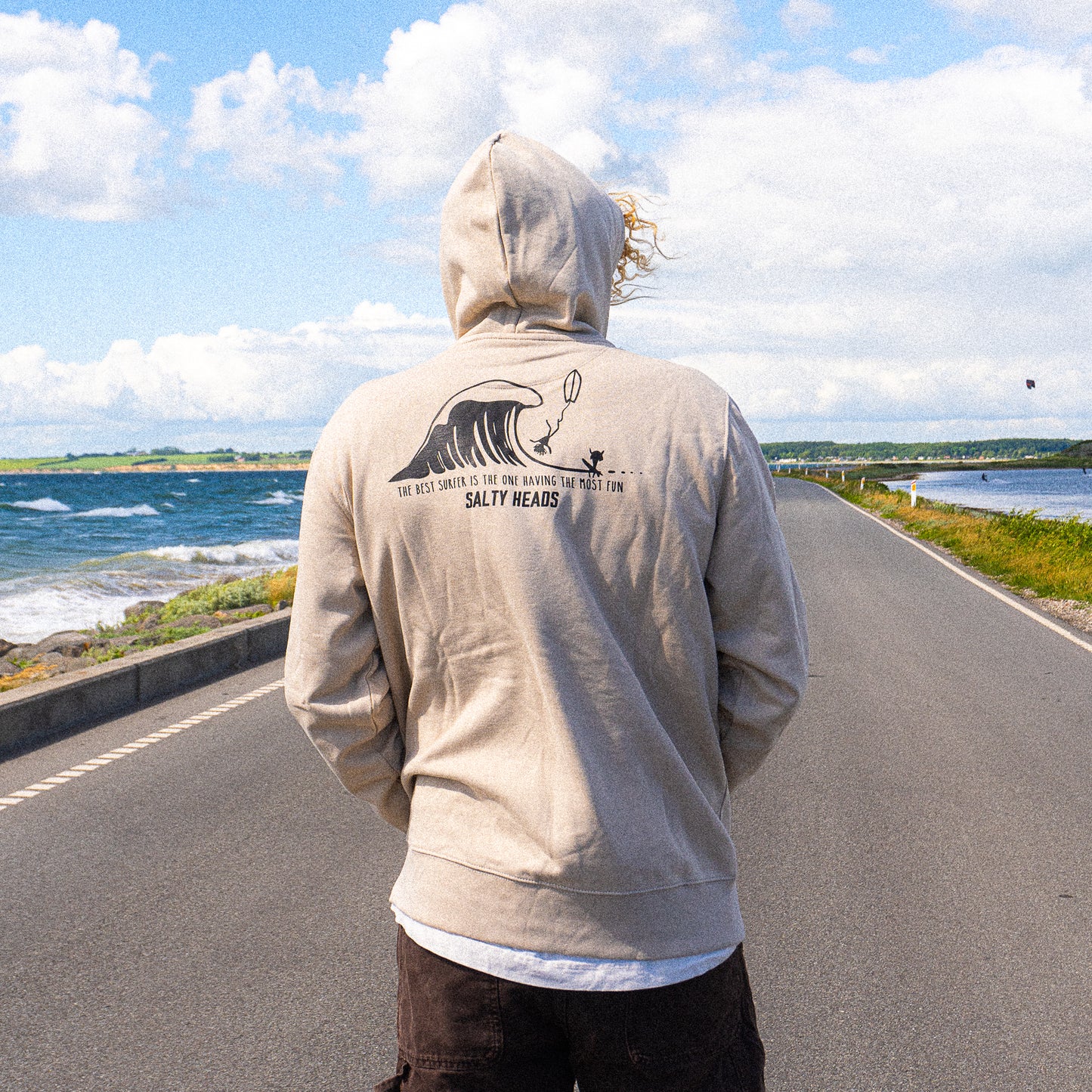 THE BEST SURFER IS THE ONE HAVING THE MOST FUN // Hoodie "beige"