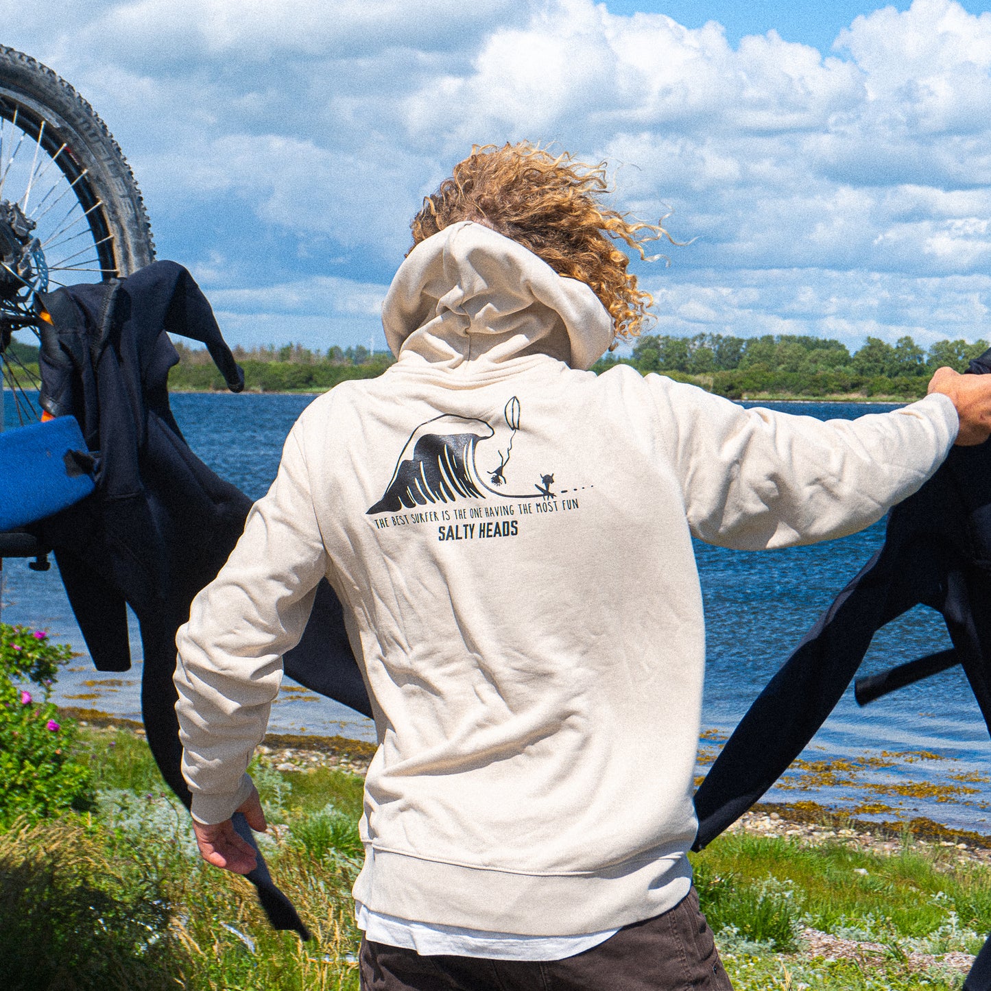 THE BEST SURFER IS THE ONE HAVING THE MOST FUN // Hoodie "beige"