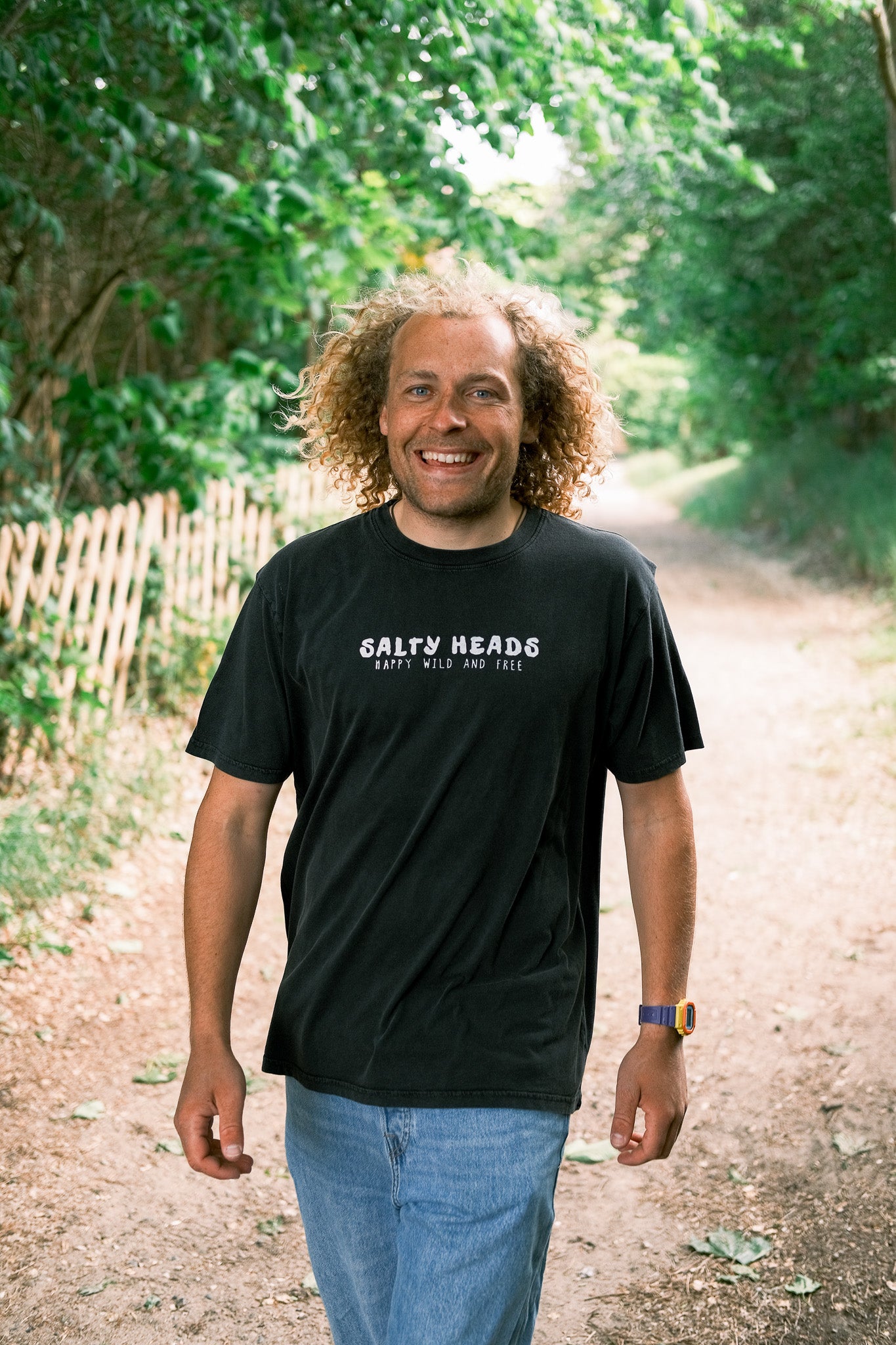 Happy wild and free // Washed Black